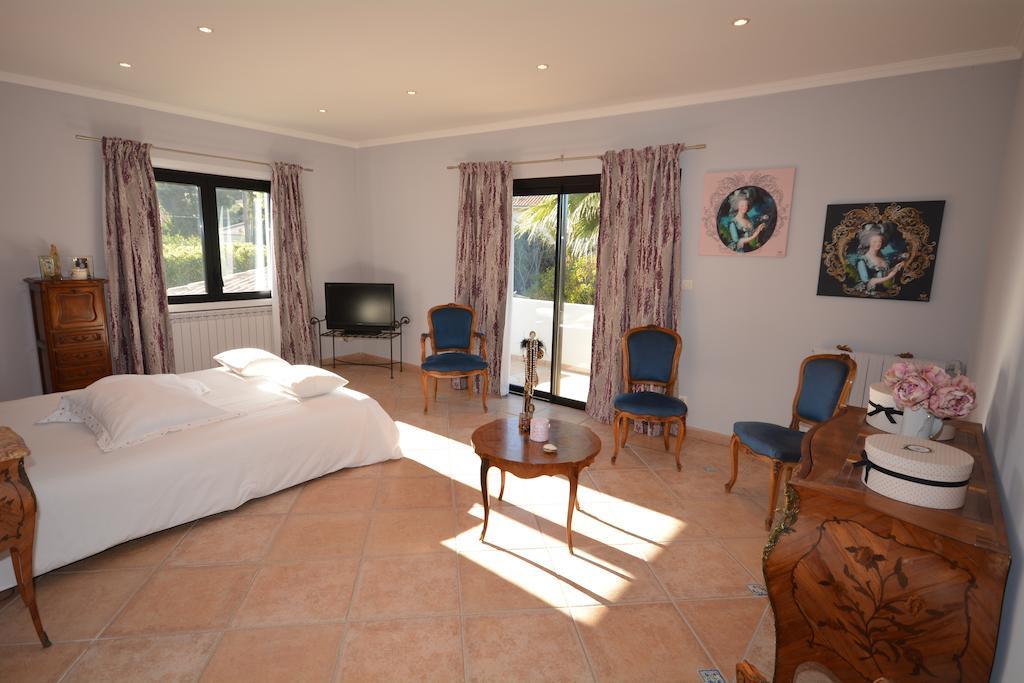 La Villa Blanche Sanary-sur-Mer Exteriör bild