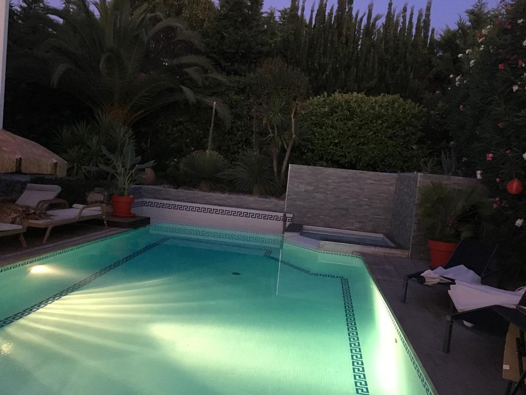 La Villa Blanche Sanary-sur-Mer Exteriör bild